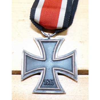 Odznaka za rany czarna i krzyż drugiej klasy z nadaniami